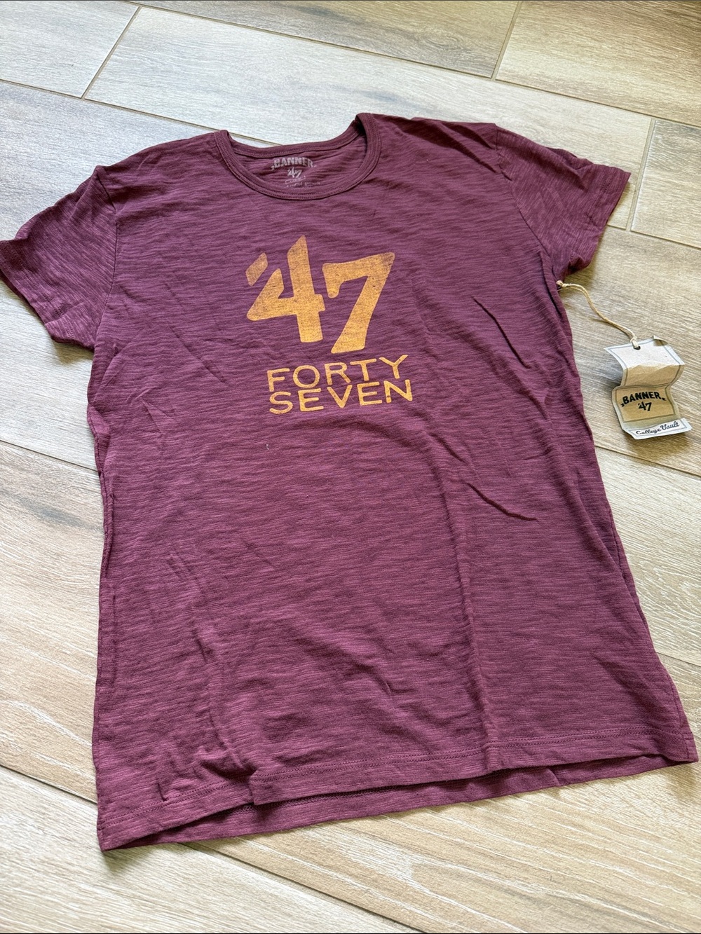 47 Brand Tee LARGE Women’s